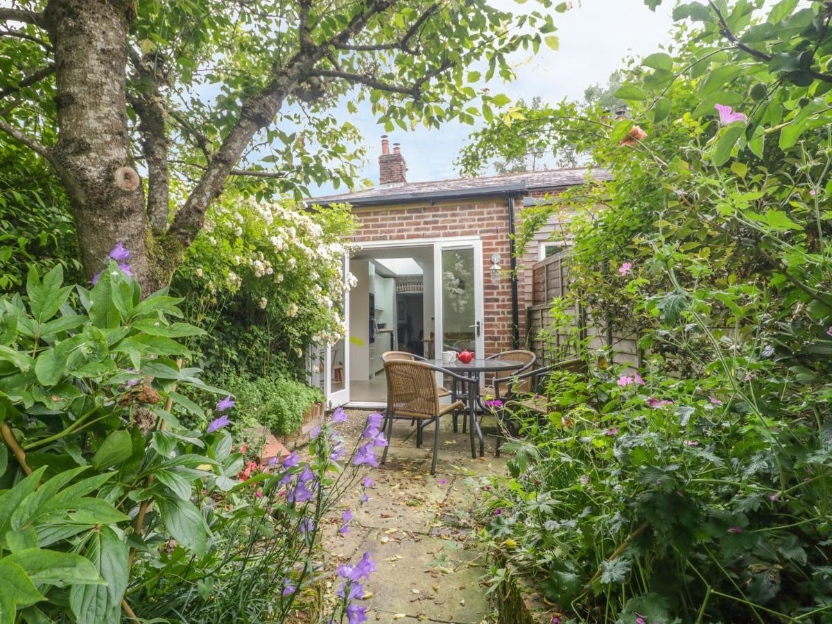 Apple Tree Cottage Shillingstone Exterior photo